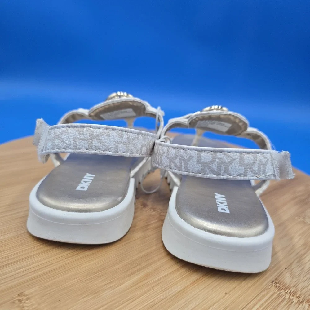 NEW NWOB DKNY Ivory and Gold Logo Slingback Thong Sandals  Girl's Size‎ 1